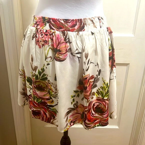 Free Shipping! Vintage Floral Mini Skirt by Wet Seal with pockets! Women's Large - Picture 3 of 8
